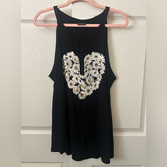 Torrid Black Tank Top with Daisy Heart Design - Picture 3 of 7